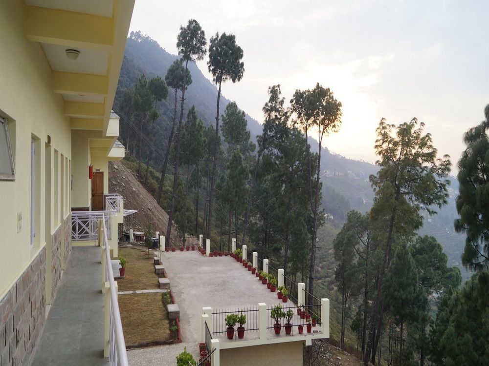 V Resorts Mumukshu Pauri Екстер'єр фото